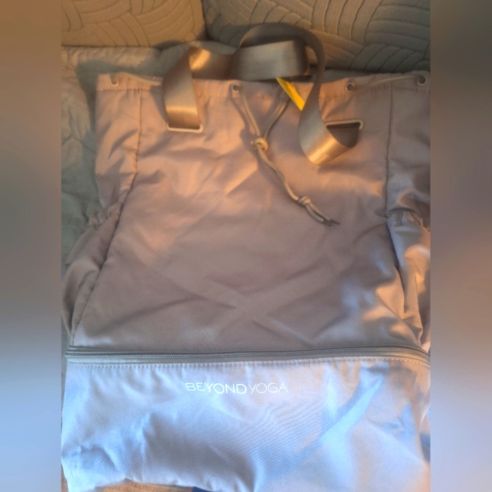 Beyond Yoga Gray/Beige Tote Bag